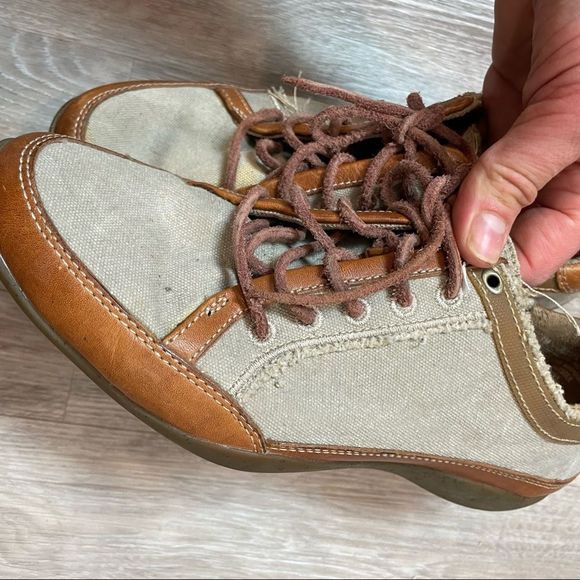 Timberland Canvas Leather Retro Style Sneakers - Picture 10 of 10